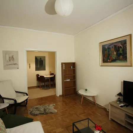 Cozy Center * Athen
